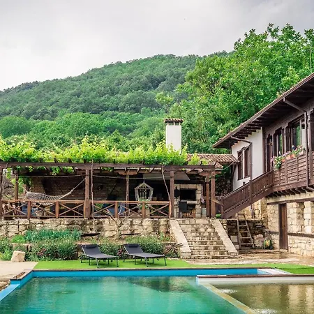 Agritourism деребеевата къща Ваканционна къща