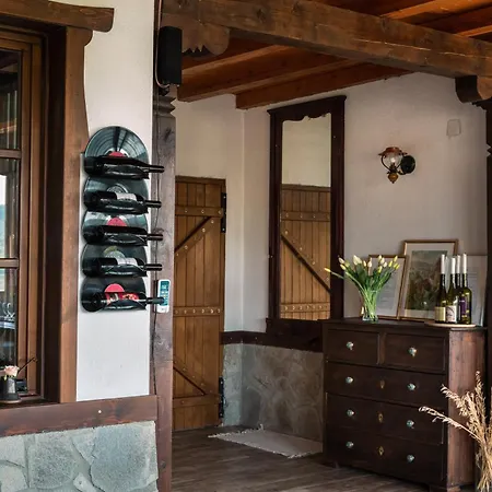 Holiday home деребеевата къща