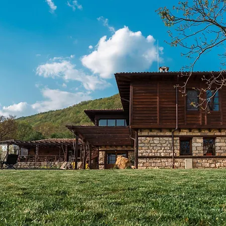 Ваканционна къща Agritourism деребеевата къща