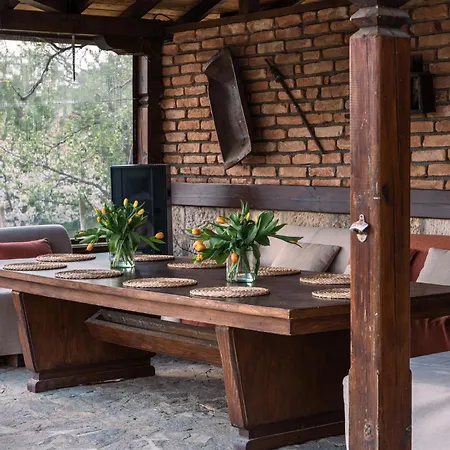 Holiday home деребеевата къща *